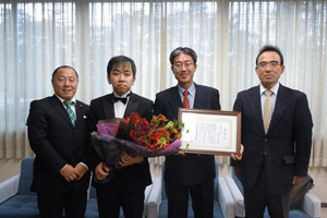 後藤正孝さんへ碧海野会栄誉賞進呈|愛知県立安城東高等学校同窓会　碧海野会「達」